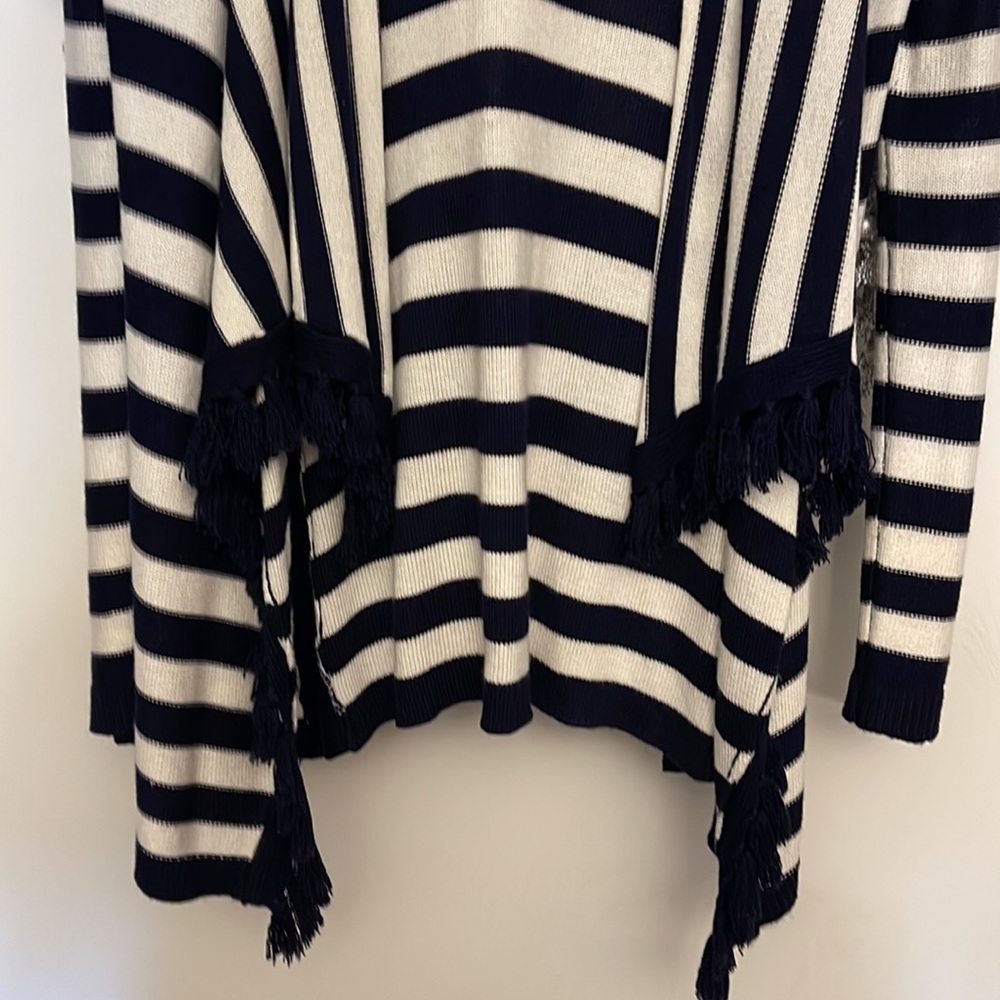 Cardigan - Picture 2 of 9